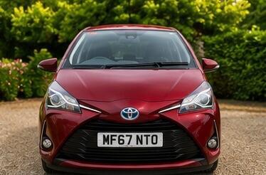 2017 Toyota Yaris — photo 10